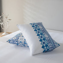 Load image into Gallery viewer, Moroccan Traditional Pattern Breathable Blue Microfiber Bedding Duvet Cover Set