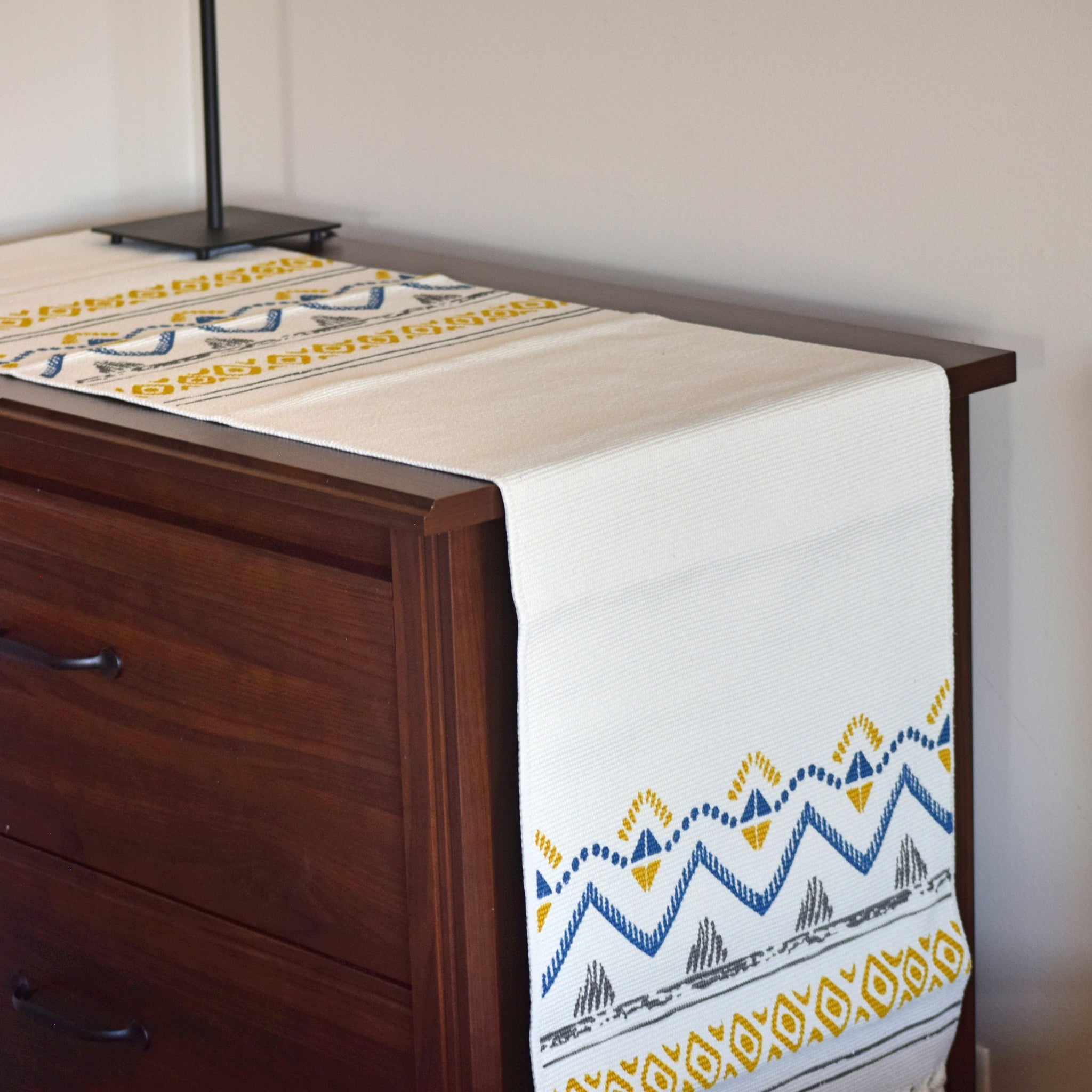 Changing table outlet runner